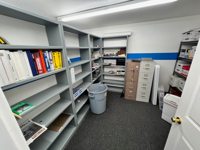 More Photos Of 1244 River View Dr, Cody Office For Lease