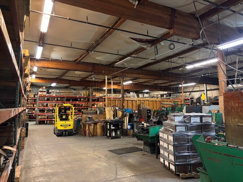 More Photos Of 6920 SW 111th Ave, Beaverton Warehouse For Sale