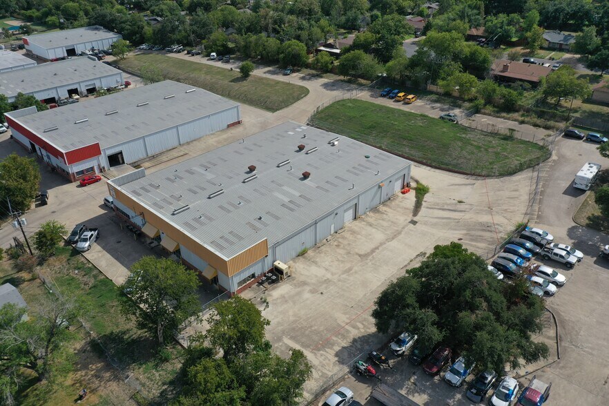 More Photos Of 10630 Joseph Clayton Dr, Austin Service For Sale