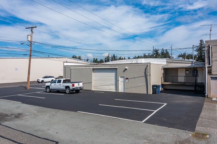 More Photos Of 499 NE Midway Blvd, Oak Harbor Office For Sale