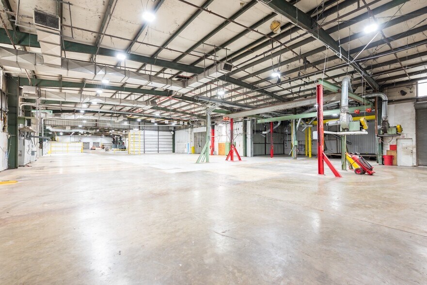 More Photos Of 221 Fabritek Dr, Columbus Manufacturing For Sale