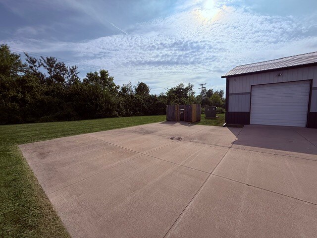 More Photos Of 3500 Constitution Dr, Springfield Warehouse For Sale