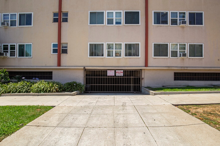 More Photos Of 1441 S Beverly Glen Blvd, Los Angeles Apartments For Sale
