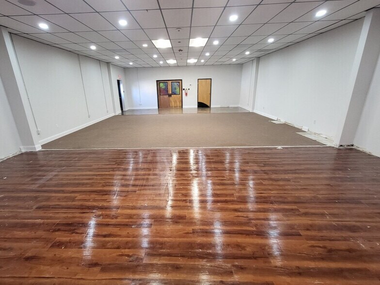 More Photos Of 2860 Old Washington Rd, Waldorf Warehouse For Lease