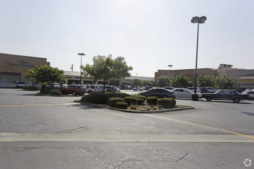 More Photos Of 1540-1700 W Rosecrans Ave, Compton Storefront For Lease