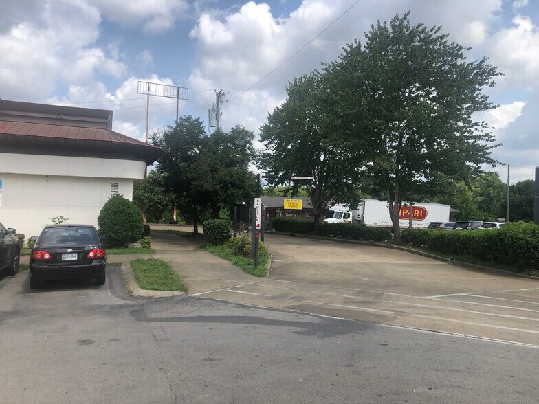 More Photos Of 1084 Murfreesboro Pike, Nashville General Retail For Sale