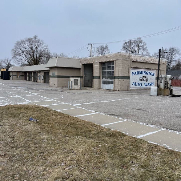 Primary Photo Of 30544 Grand River Ave, Farmington Hills Carwash For Sale