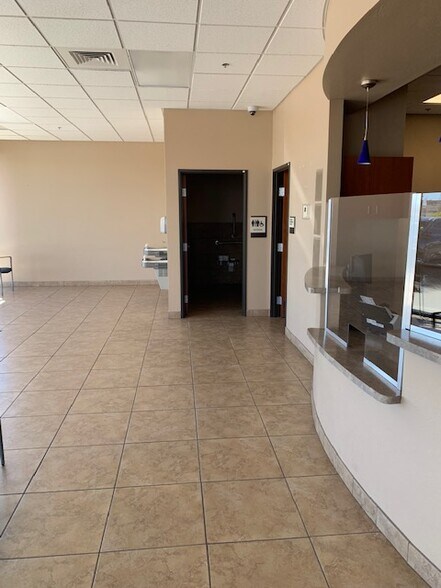 More Photos Of 407 N Lindsay Dr, Mesa Freestanding For Lease