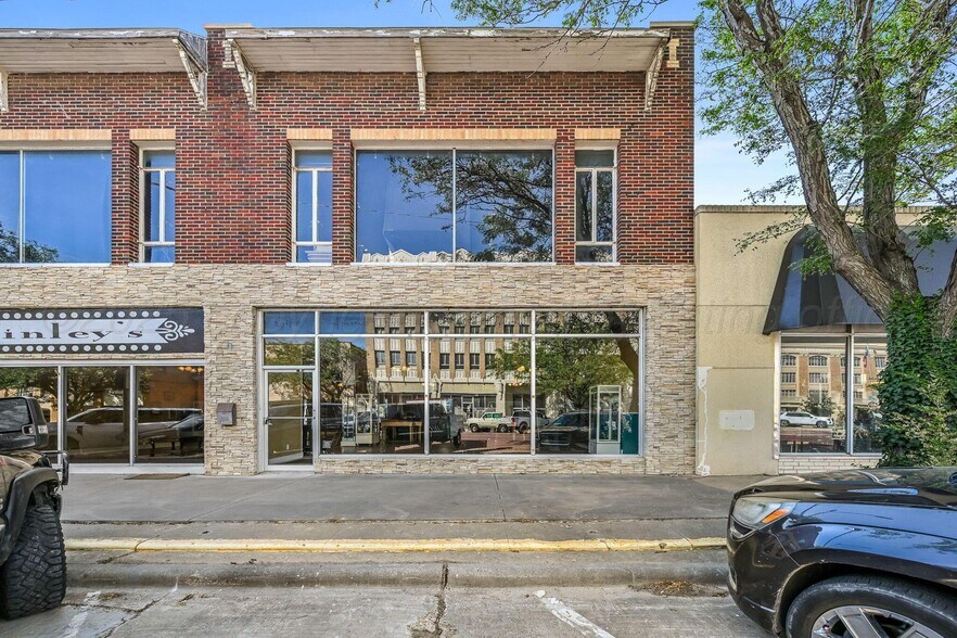 More Photos Of 119 W Kingsmill Ave, Pampa Storefront Retail Office For Sale