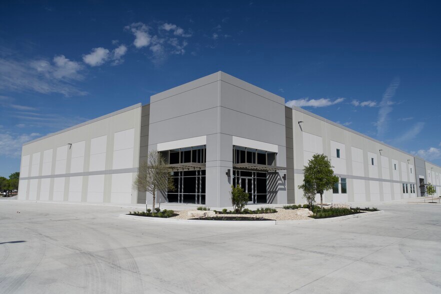 More Photos Of 438 S Callaghan Rd, San Antonio Unknown For Lease
