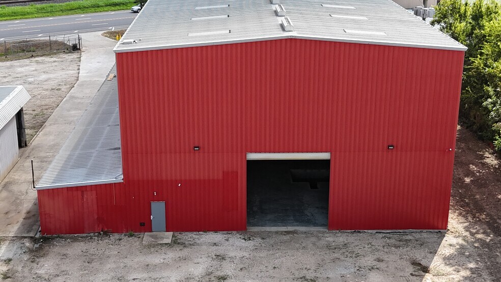 More Photos Of 8714 Galveston Rd, Houston Warehouse For Sale