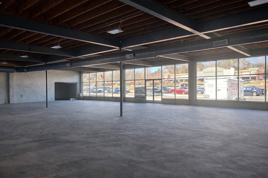 More Photos Of 1048 Patton Ave, Asheville Storefront For Lease