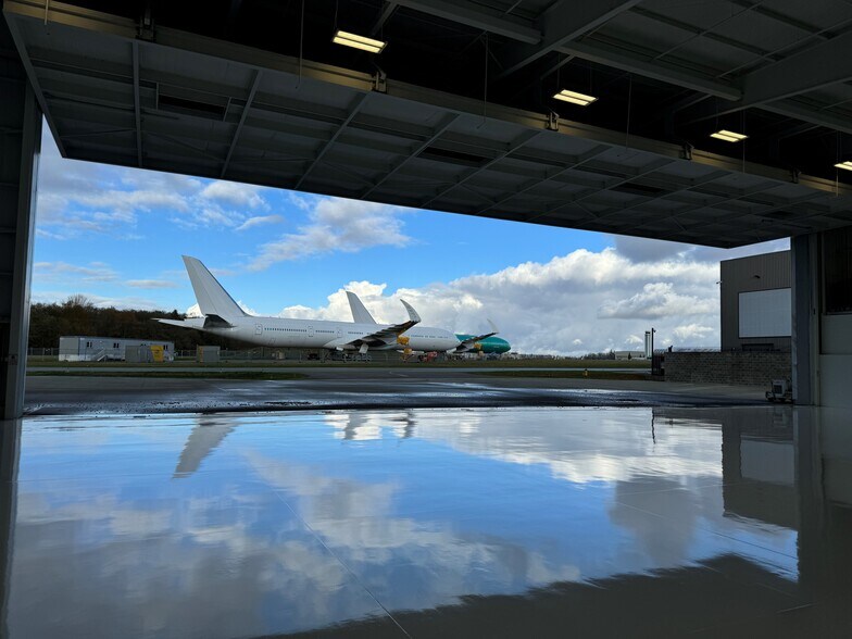 More Photos Of 10723 Bernie Webber Dr, Mukilteo Airplane Hangar For Lease