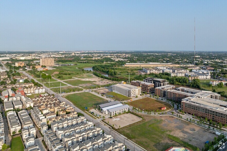 More Photos Of 2850 Clinton Dr, Houston Office For Sale