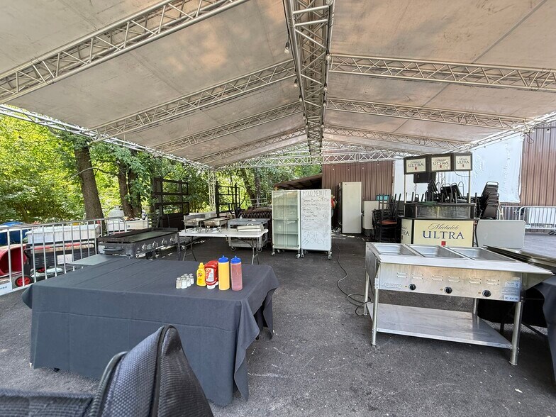 More Photos Of 7240-7286 Oswego Rd, Liverpool Restaurant For Sale