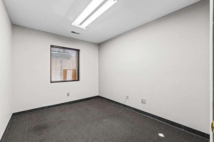 More Photos Of 7200 Highway 150, Greenville Office For Sale