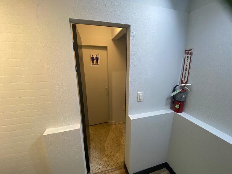 More Photos Of 6890 W Flagler St, Miami Unknown For Lease