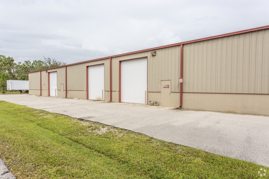 More Photos Of 5720 Zip Dr, Fort Myers Warehouse For Lease