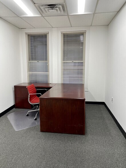 More Photos Of 225-231 E Redwood St, Baltimore Office For Lease