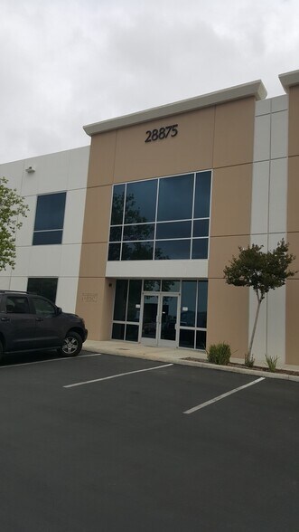 More Photos Of 28875 Industry Dr, Valencia Warehouse For Lease