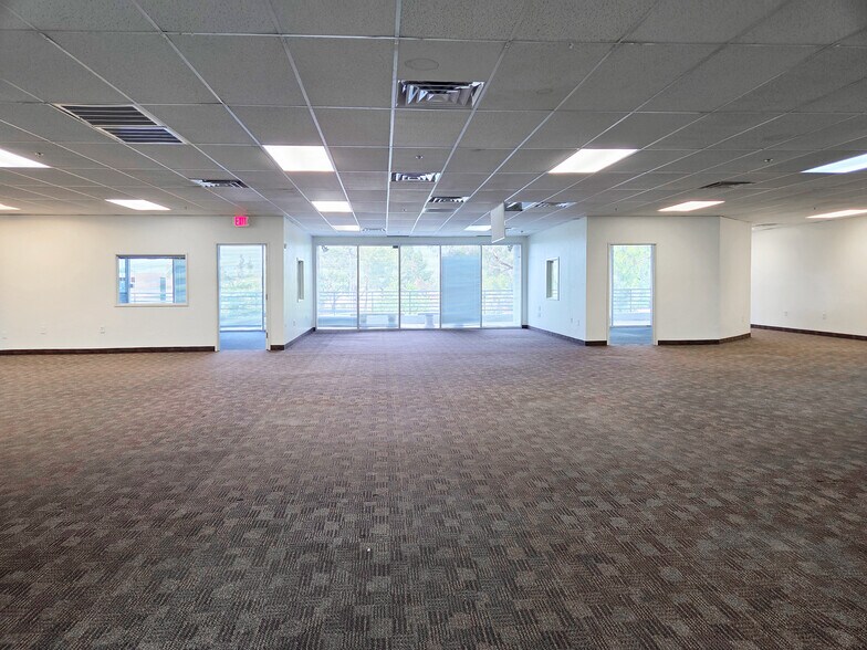 More Photos Of 1929 W Lone Cactus Dr, Phoenix Light Distribution For Sale