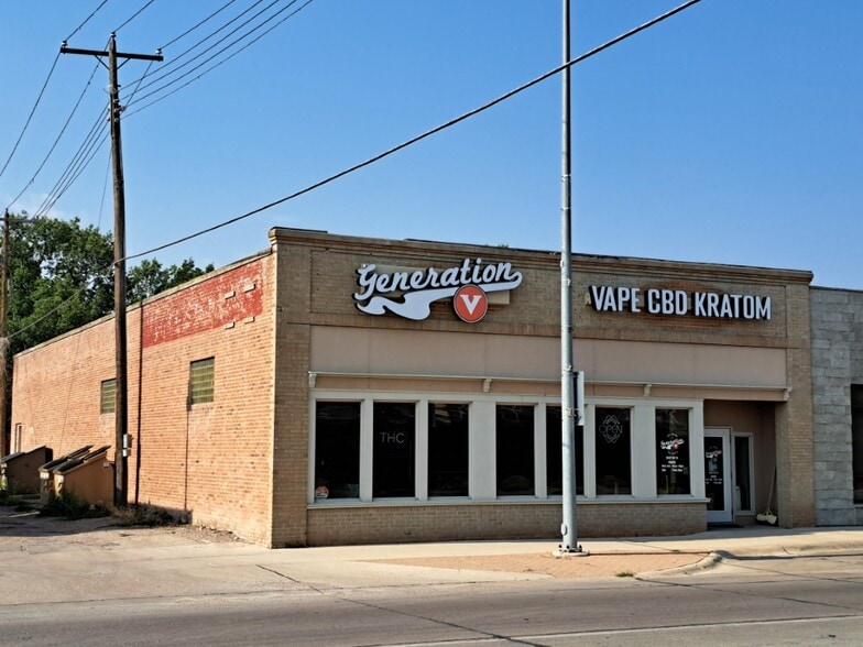 Primary Photo Of 139 W 3rd St, Chadron Storefront For Sale
