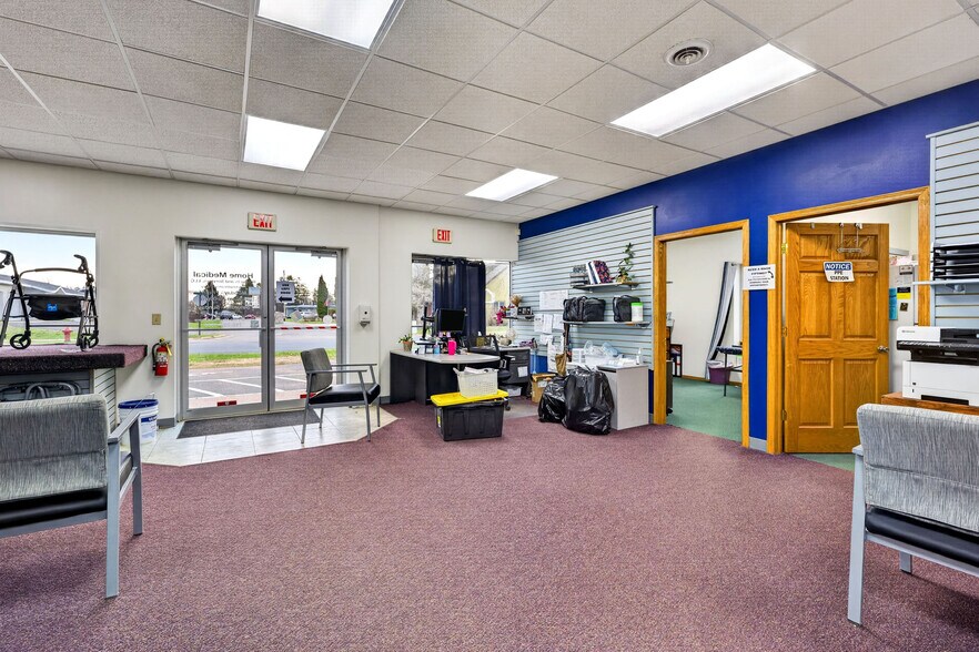 More Photos Of 1590 Macauley Ave, Rice Lake Flex For Sale