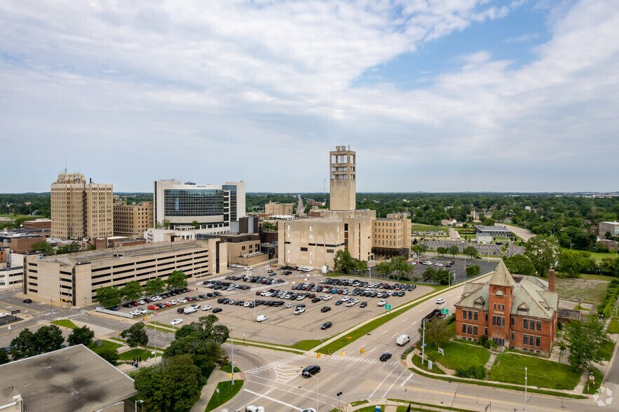 More Photos Of 47700 Woodward Ave, Pontiac Office For Lease