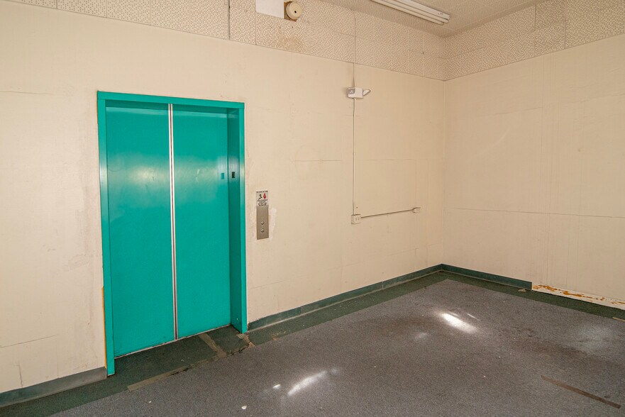 More Photos Of 1101-1111 S Hill St, Los Angeles Manufacturing For Sale