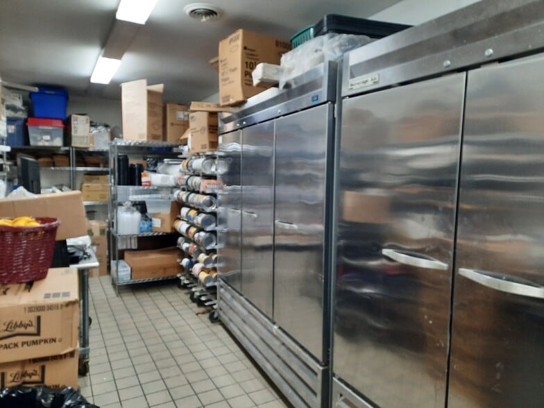 More Photos Of 4425 Highway 55, Medina Restaurant For Sale