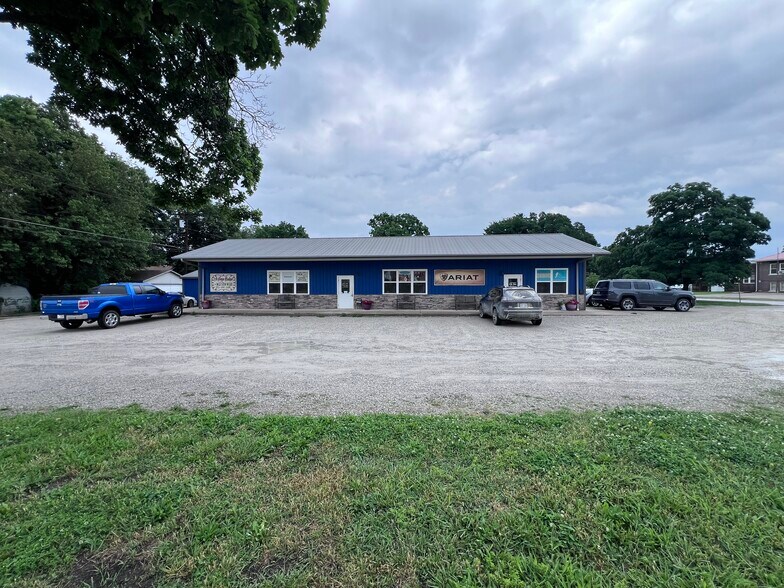 More Photos Of 427 W 6th Ave, Garnett Storefront Retail Office For Sale