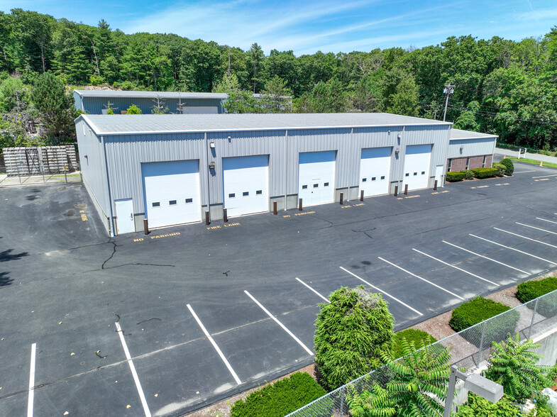 Primary Photo Of 69 E Belcher Rd, Foxboro Showroom For Lease