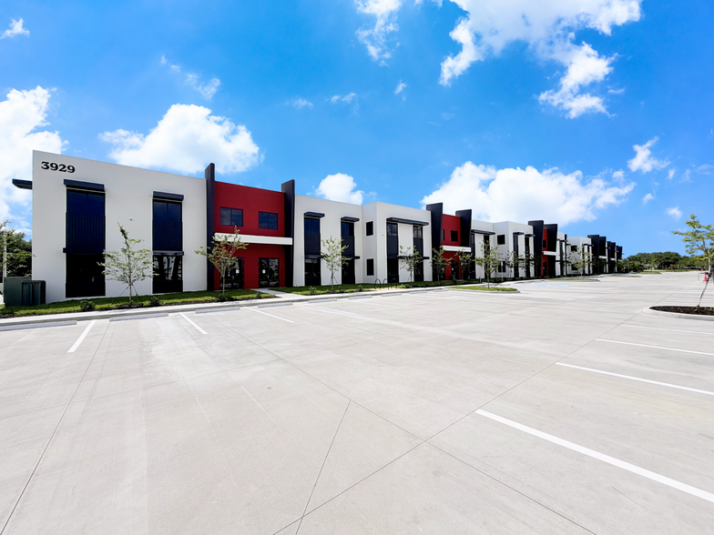Primary Photo Of 3929 Pipkin Rd, Lakeland Warehouse For Lease