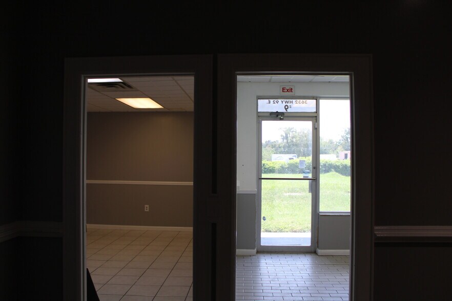 More Photos Of 3632 US Highway 92 E, Lakeland Storefront Retail Office For Lease