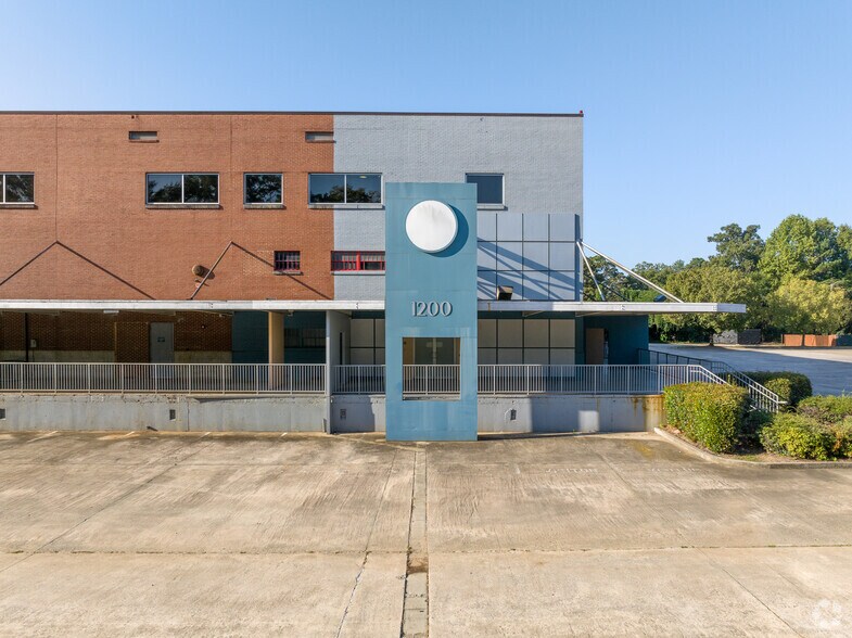 More Photos Of 1200 White St SW, Atlanta Office For Sale