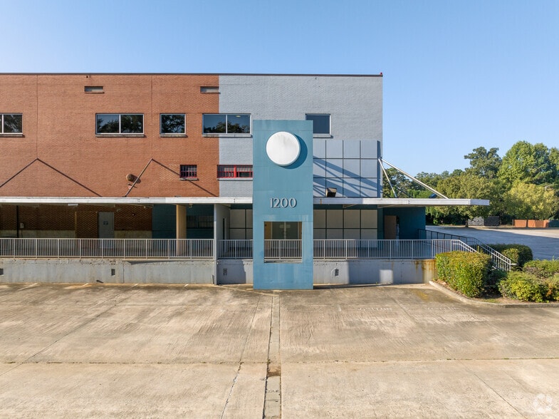 More Photos Of 1200 White St SW, Atlanta General Retail For Lease