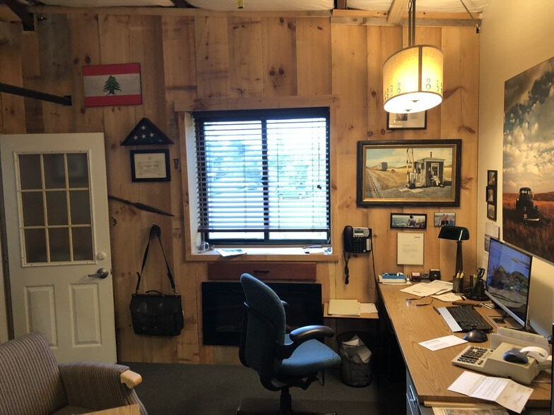 More Photos Of 59-73 Rainmaker Dr, Portland Service For Sale