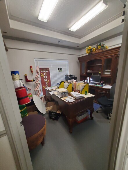 More Photos Of 1700 FM 517 Rd E, Dickinson Loft Creative Space For Lease