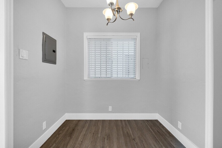 More Photos Of 1211 Magnolia Ave, Long Beach Apartments For Sale