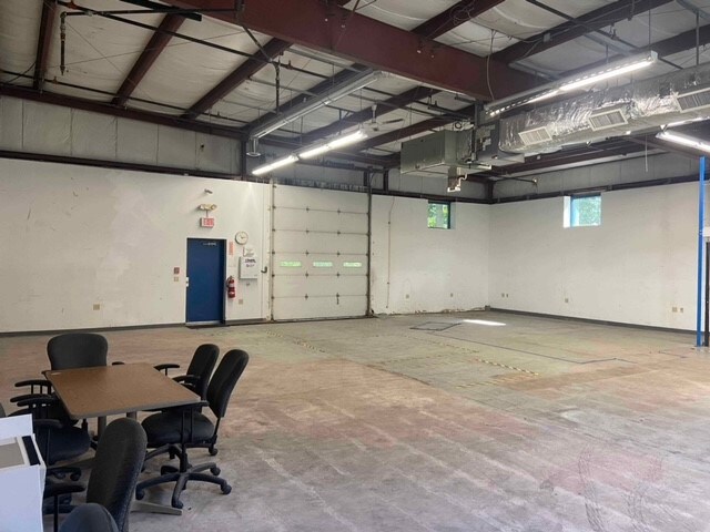 More Photos Of 12 Commerce Rd, Newtown Manufacturing For Lease