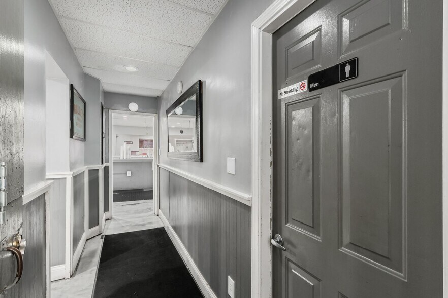 More Photos Of 1662 W Mound St, Columbus Restaurant For Sale