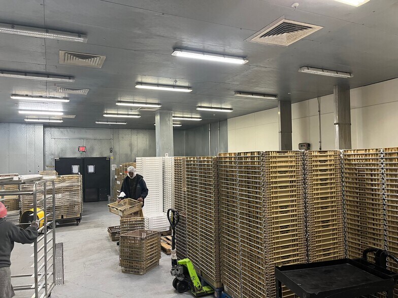 More Photos Of 50-60 Parkway Pl, Edison Warehouse For Sale