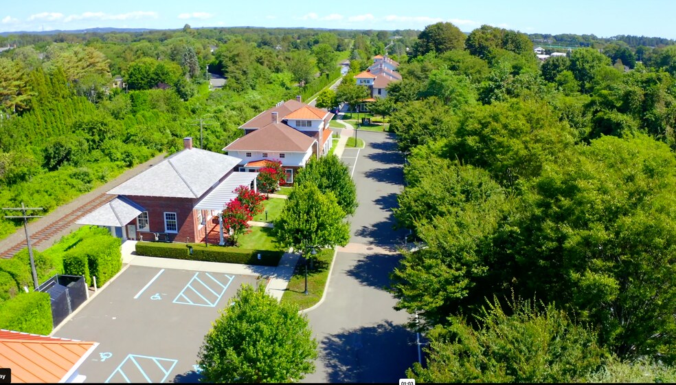 More Photos Of 50 Station Rd, Water Mill Unknown For Lease