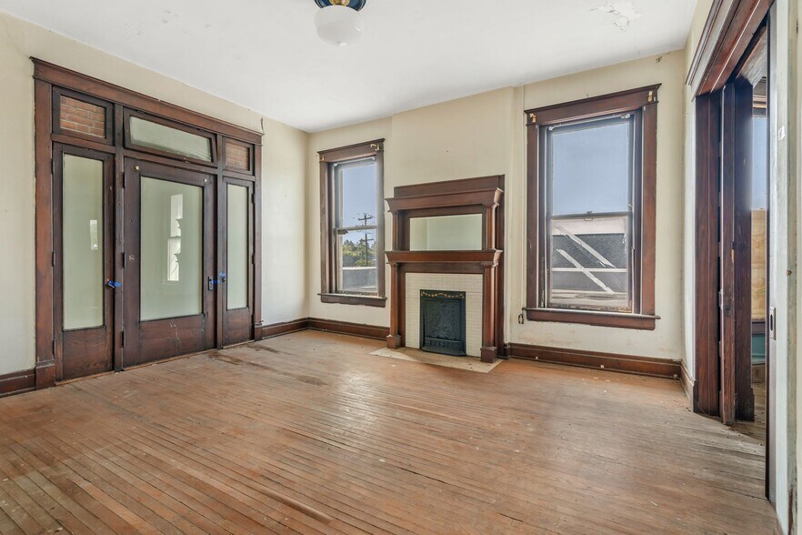 More Photos Of 904 Gallatin Ave, Nashville General Retail For Sale