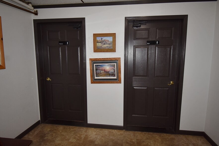 More Photos Of 911 South St, Jesup Restaurant For Sale