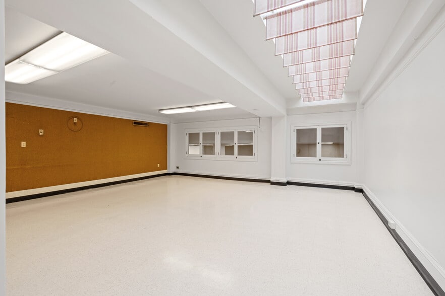 More Photos Of 2411 Santa Clara Ave, Alameda Bank For Lease