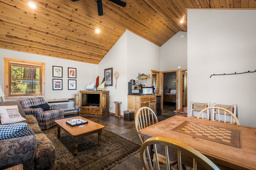 More Photos Of 985 Whitehawk Dr, Clio Hotel For Sale