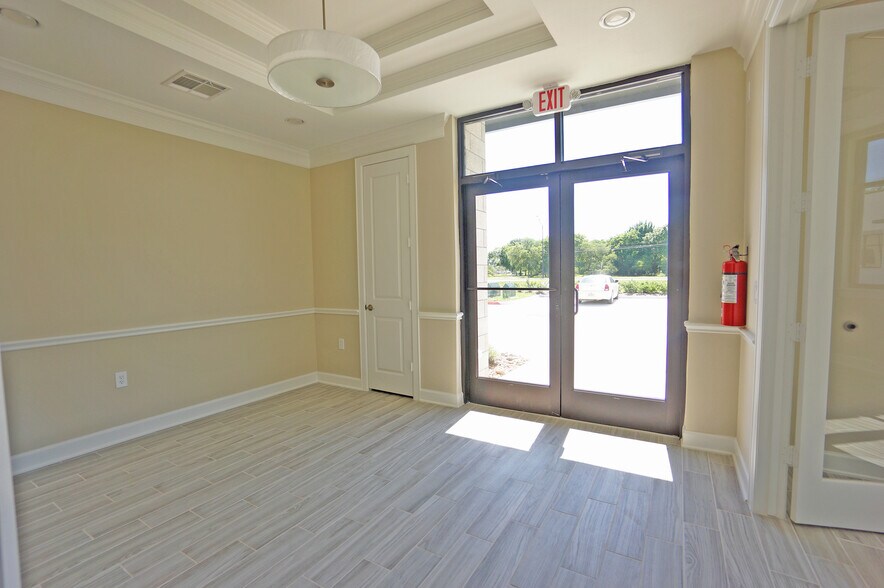 More Photos Of 202 Industrial Blvd, Sugar Land Loft Creative Space For Lease