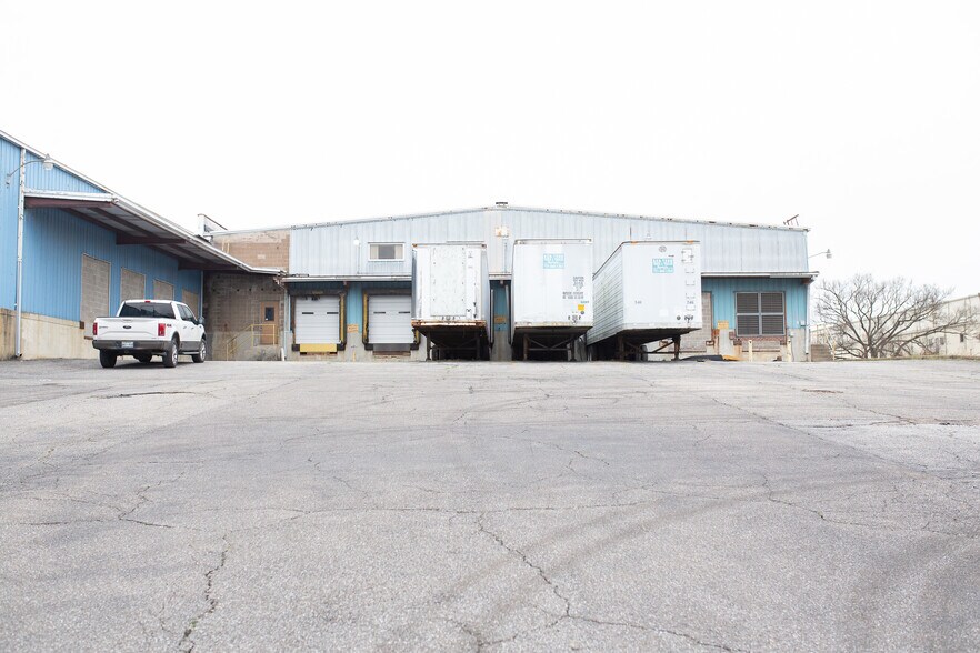 More Photos Of 1550 Phillips St, Dyersburg Manufacturing For Lease