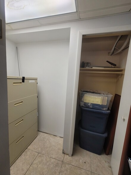 More Photos Of 14340 S La Grange Rd, Orland Park Office Residential For Sale